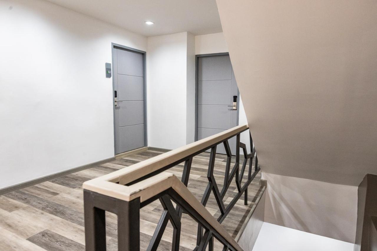 Baan Kun Mhor Hostel บ้านคุณหมอโฮสเทล 방콕 외부 사진