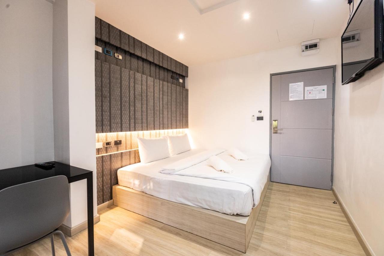 Baan Kun Mhor Hostel บ้านคุณหมอโฮสเทล 방콕 외부 사진