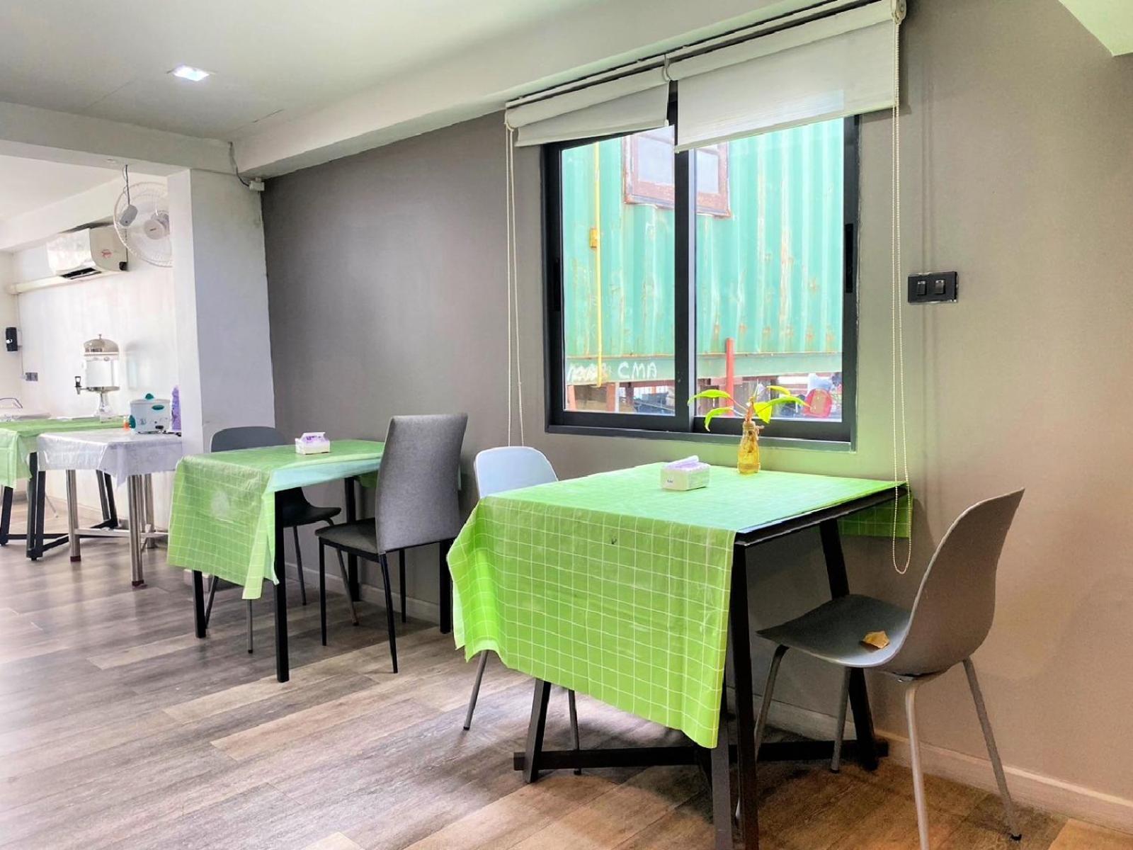 Baan Kun Mhor Hostel บ้านคุณหมอโฮสเทล 방콕 외부 사진