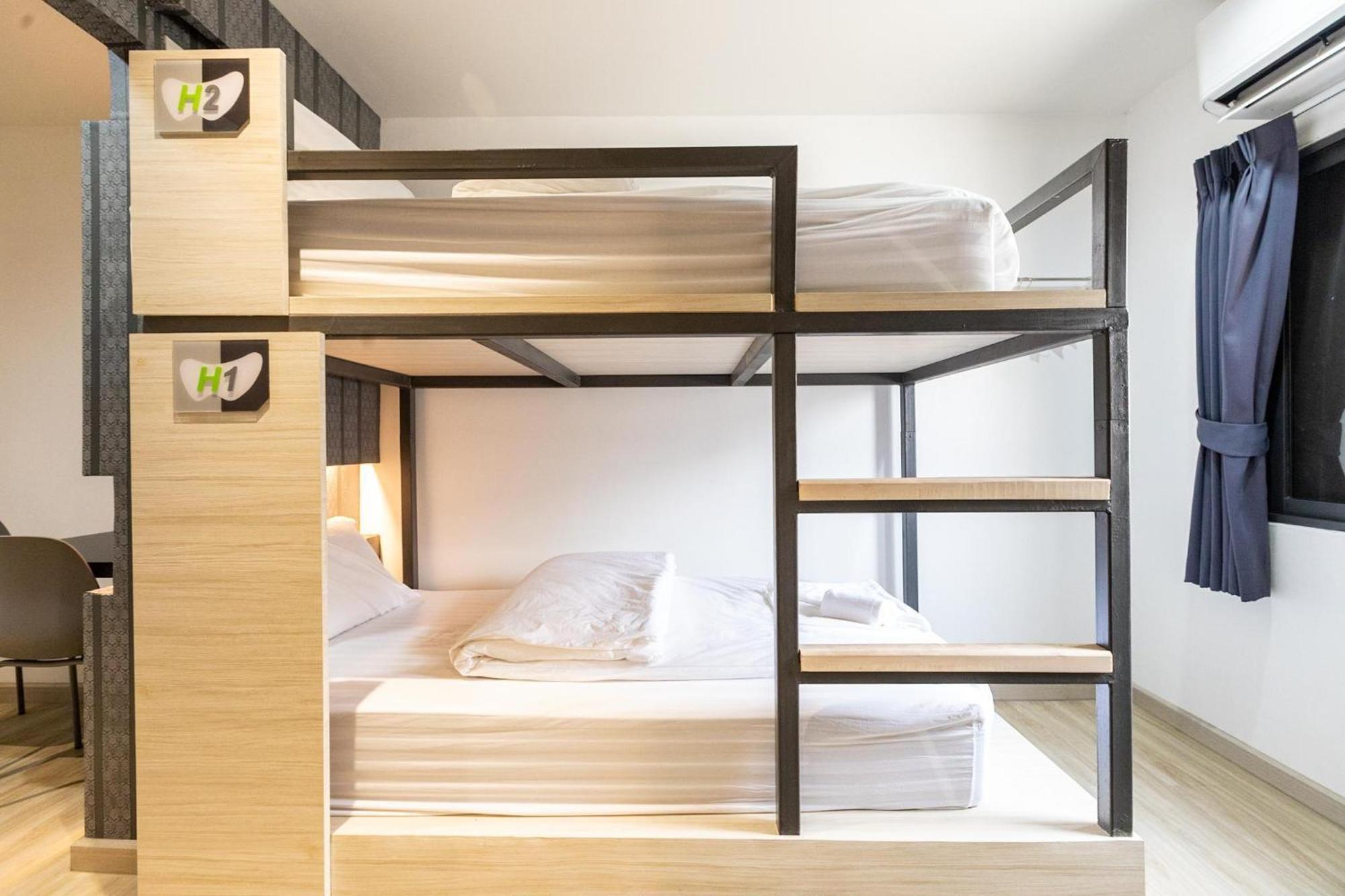 Baan Kun Mhor Hostel บ้านคุณหมอโฮสเทล 방콕 외부 사진