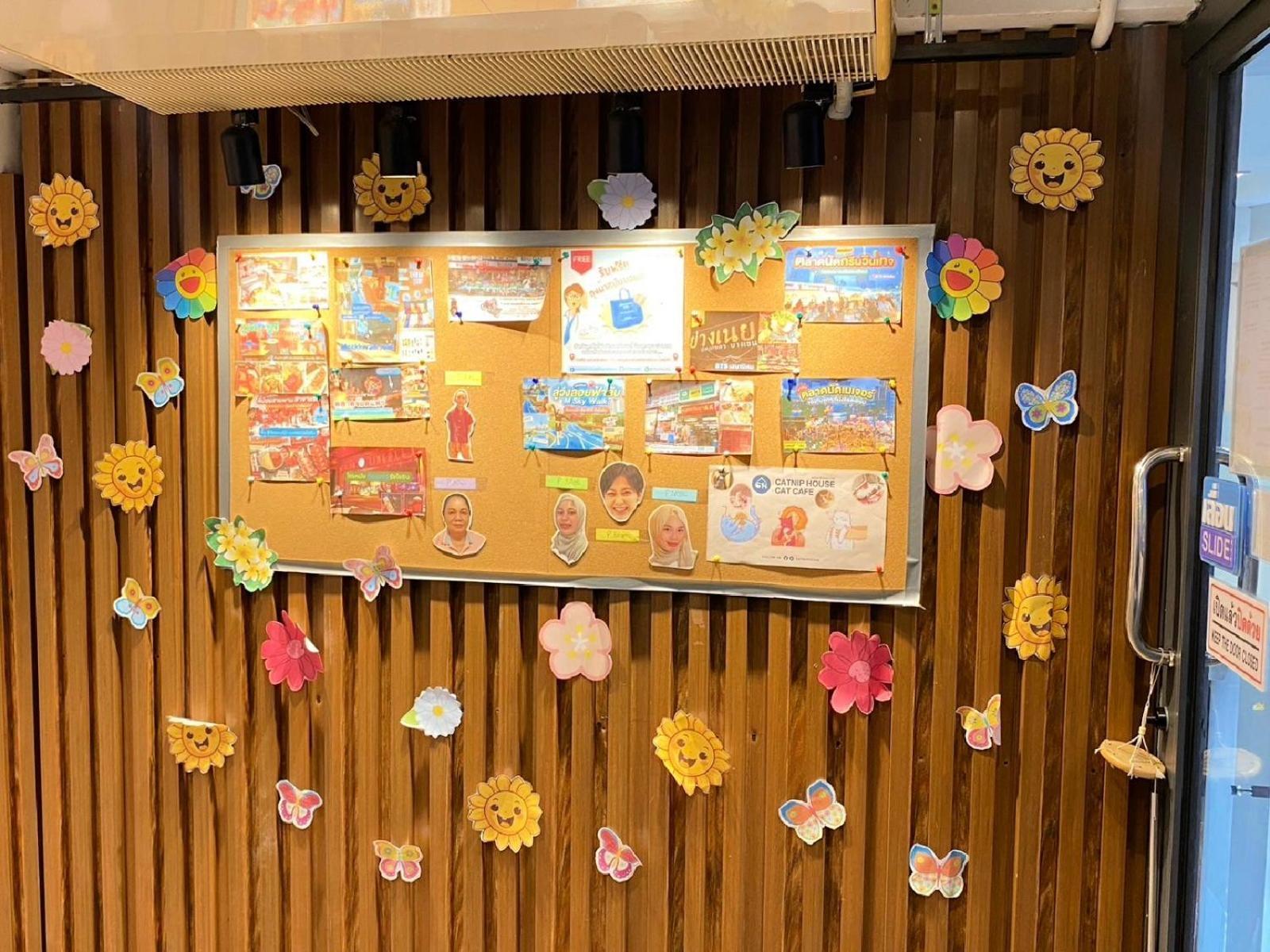 Baan Kun Mhor Hostel บ้านคุณหมอโฮสเทล 방콕 외부 사진